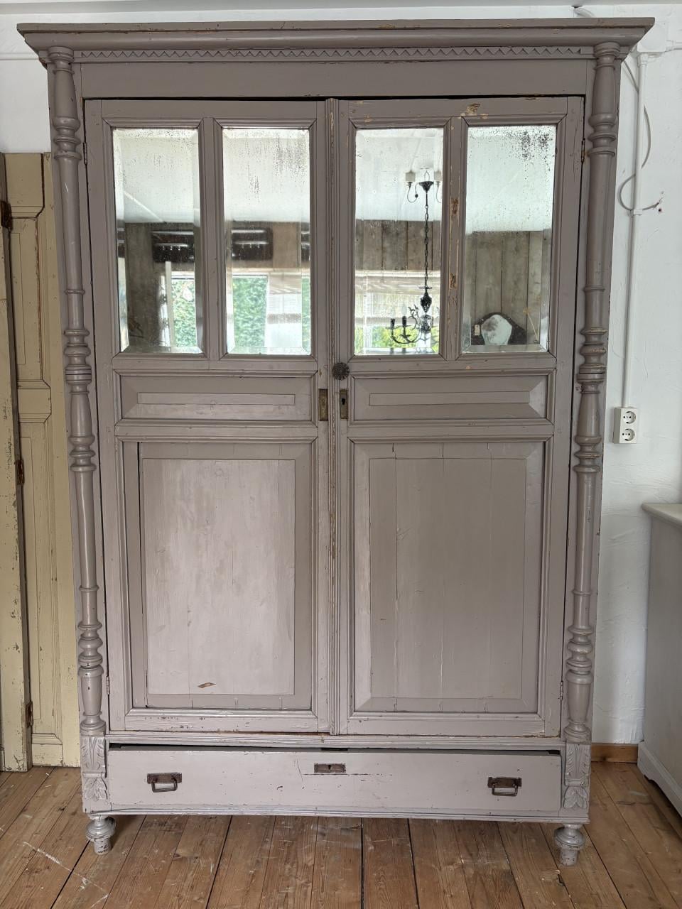 Grote brocante kast