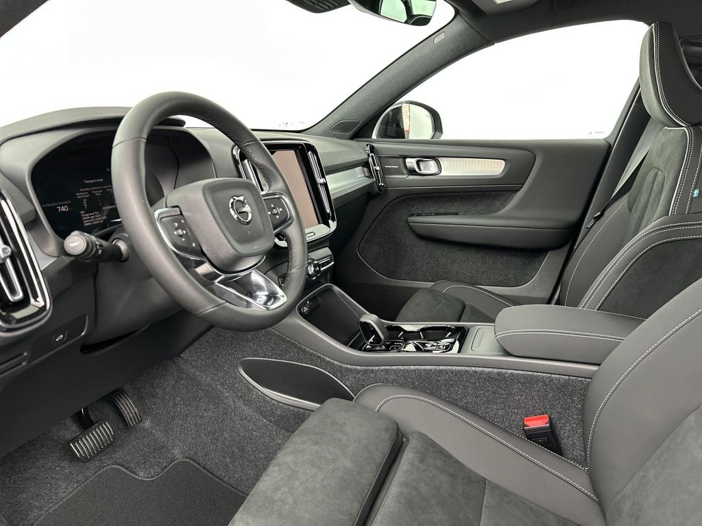 Volvo XC40 b4 plus black edition