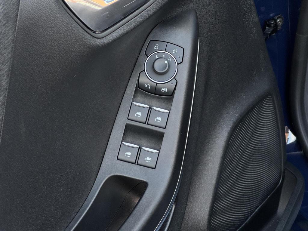 Ford Puma 1.0 ecoboost hybrid titanium