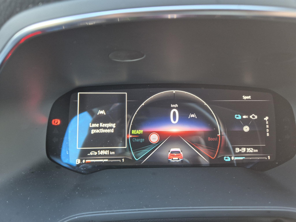 Renault Captur 1.6 e-tech plug-in hybrid 160 techno all season, camera, nav