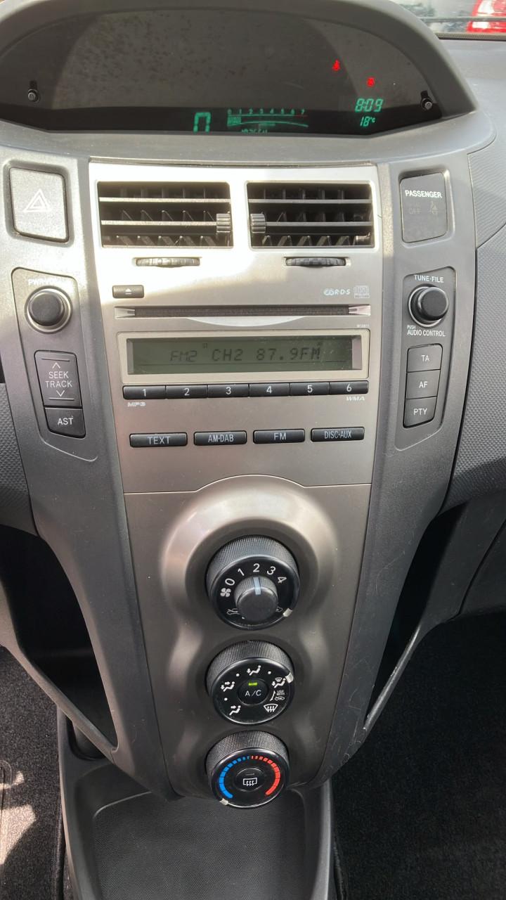 Toyota yaris 1.0 vwti acces 5 deurs airco