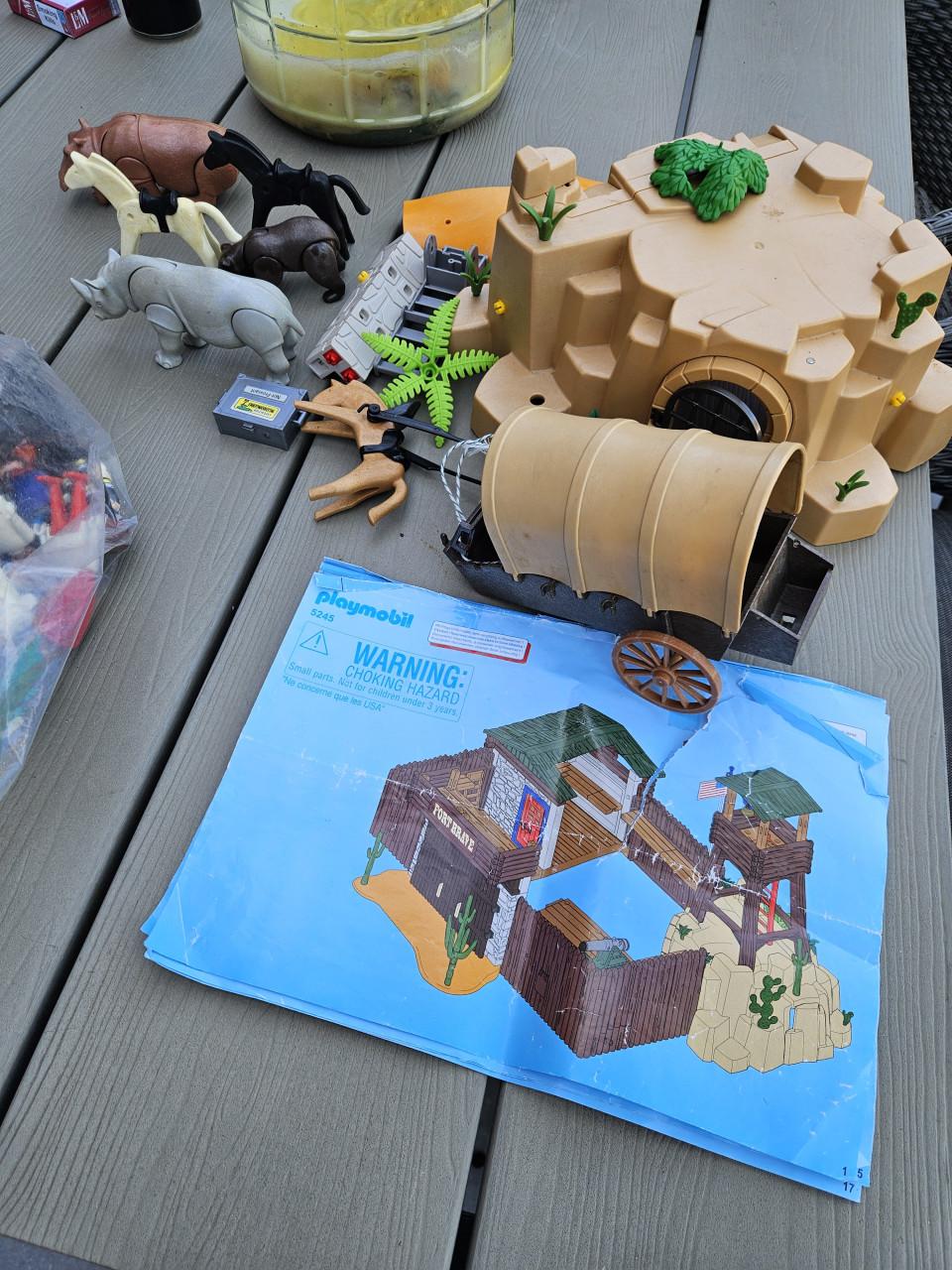 Grote zak vintage Playmobil met Fort Brave en accessoires