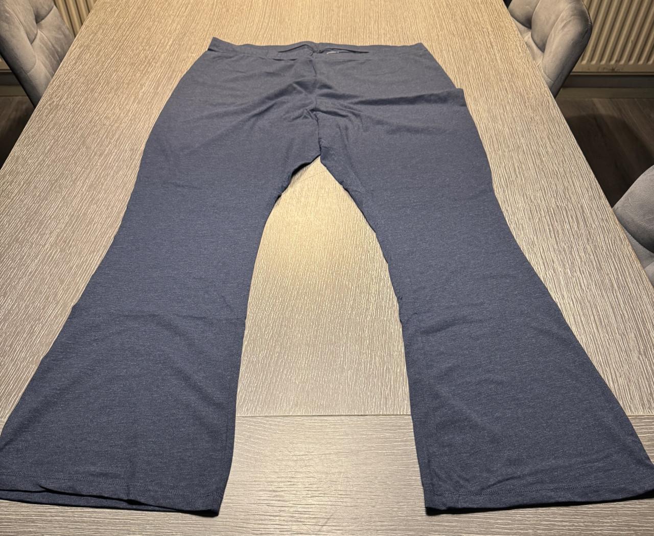 Te koop: flared leggings.