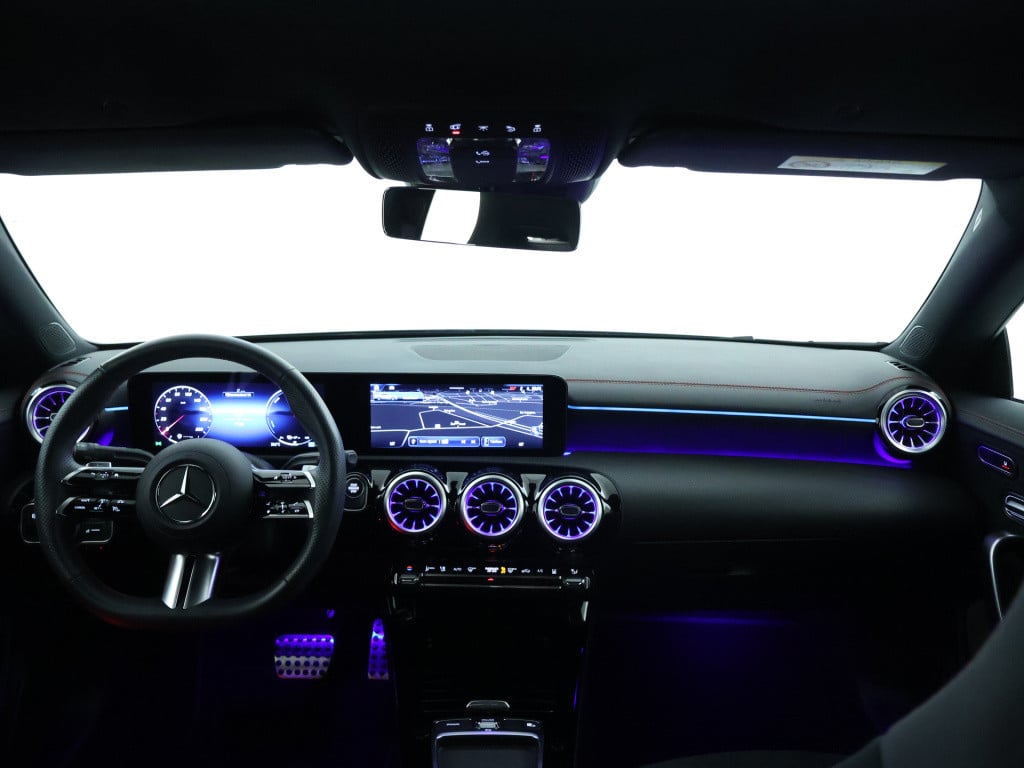 Mercedes-Benz Cla 250 e amg plug-in hybride | dodehoek detector | elektrisc
