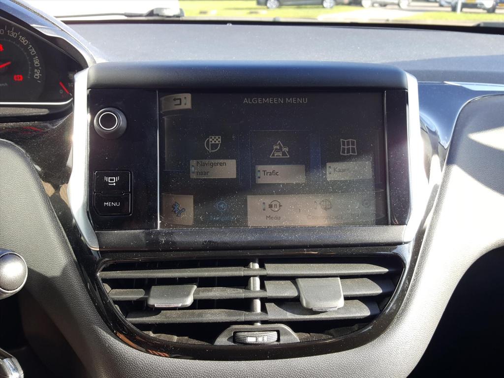 Peugeot 208 1.2 vti 82pk 5d envy navigatie | cruise & climate control | par