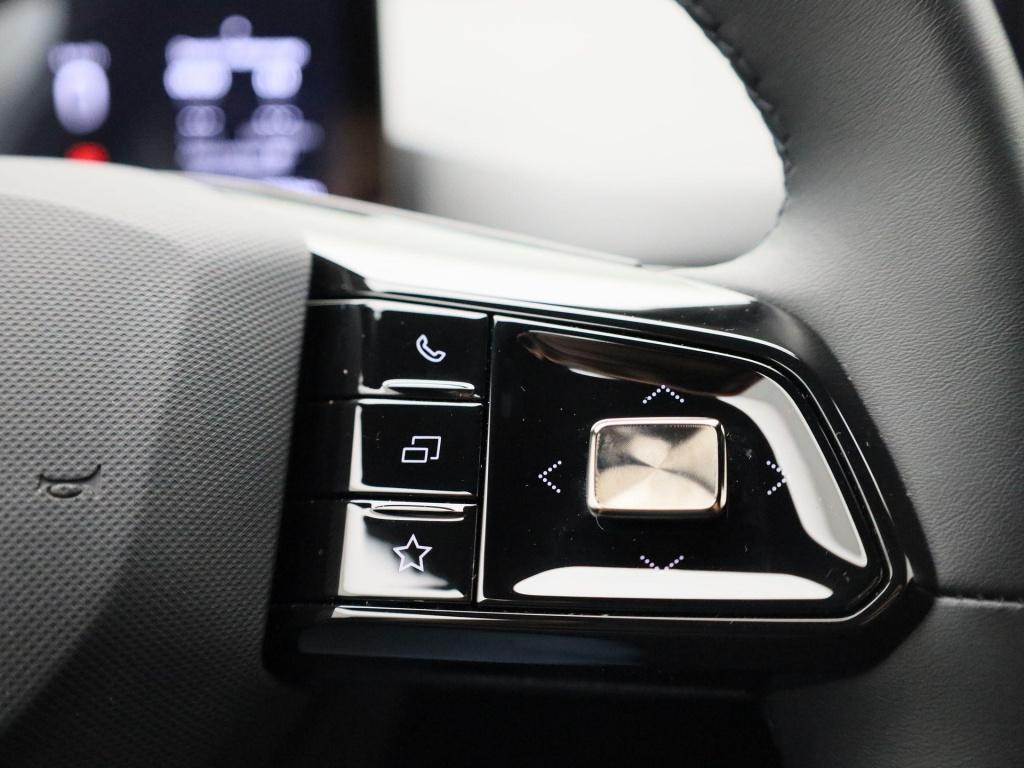 MG Mg4 64 kwh luxury | automaat | navigatie | climate control | apple carpl