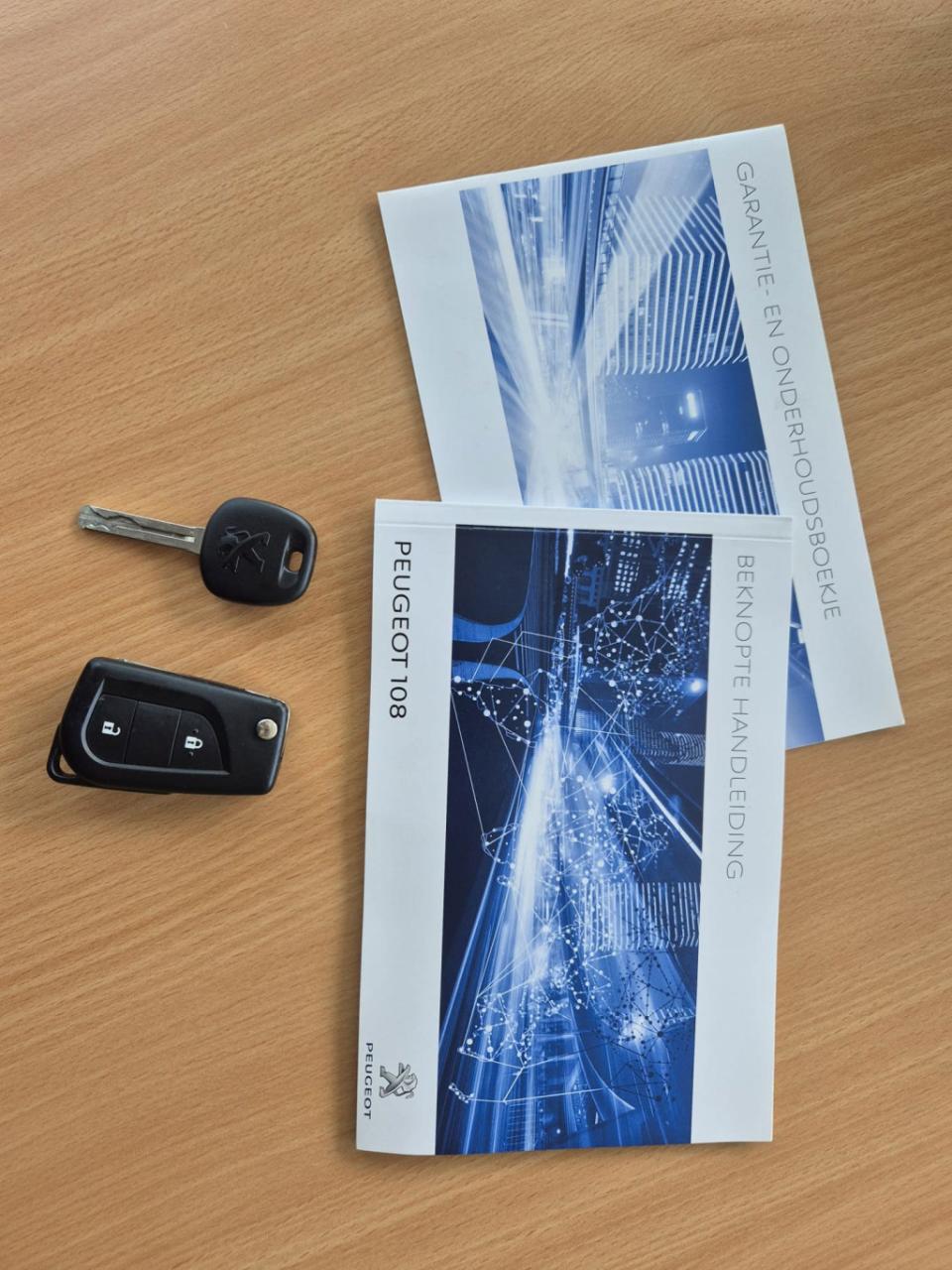 Peugeot 108 1.0 e-vti active | parkeersensoren | airco | bluetooth