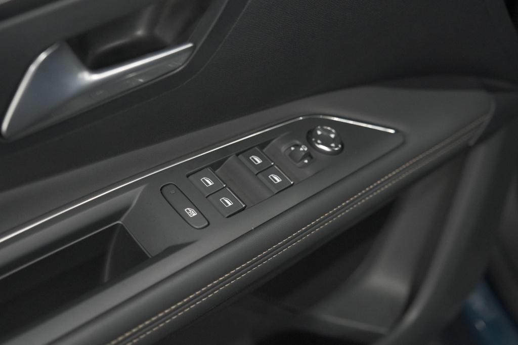 Peugeot 3008 1.6 hybrid 225 gt | afneembare trekhaak | elektrische kofferkl