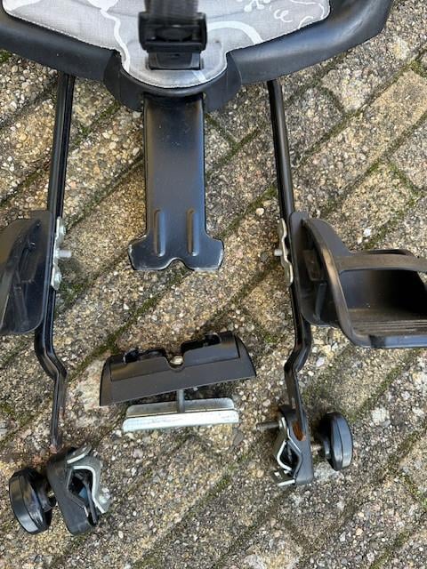 Bobike fietsstoeltje achter op de fiets