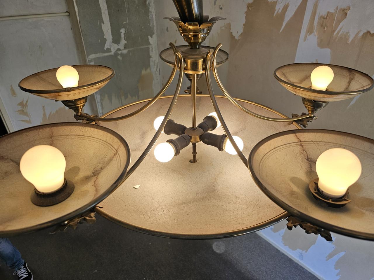 Vintage plafondkroonluchter met alabaster glasschalen