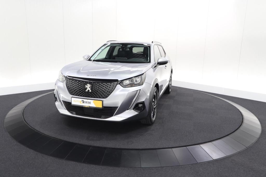 Peugeot 2008 puretech 130 pk allure pack | trekhaak | camera | adaptieve cr