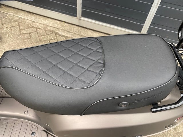 Nieuwe elektrische vespa Santini Capri scooters met nw BOSCH motor 2199 eur