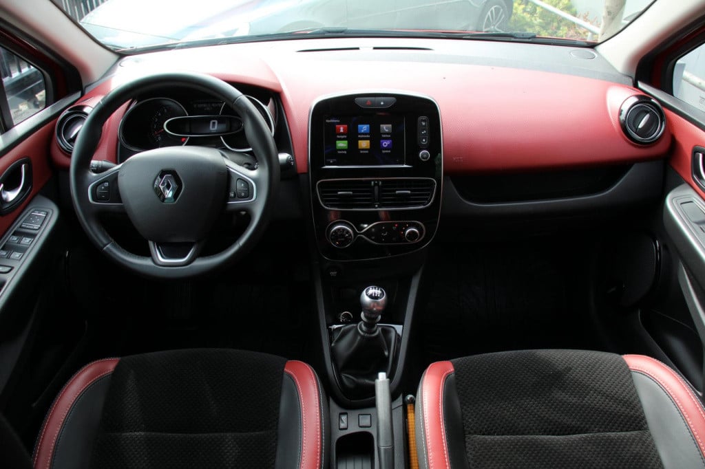 Renault Clio 1.2 tce intens - bose - leder - navi - aut inparkeren - camera