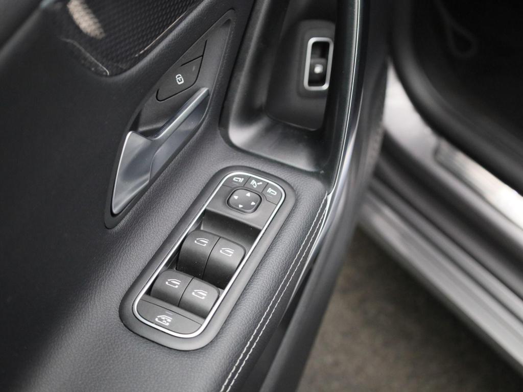 Mercedes-Benz Cla 250 e luxury line | automaat | panoramadak | apple carpla
