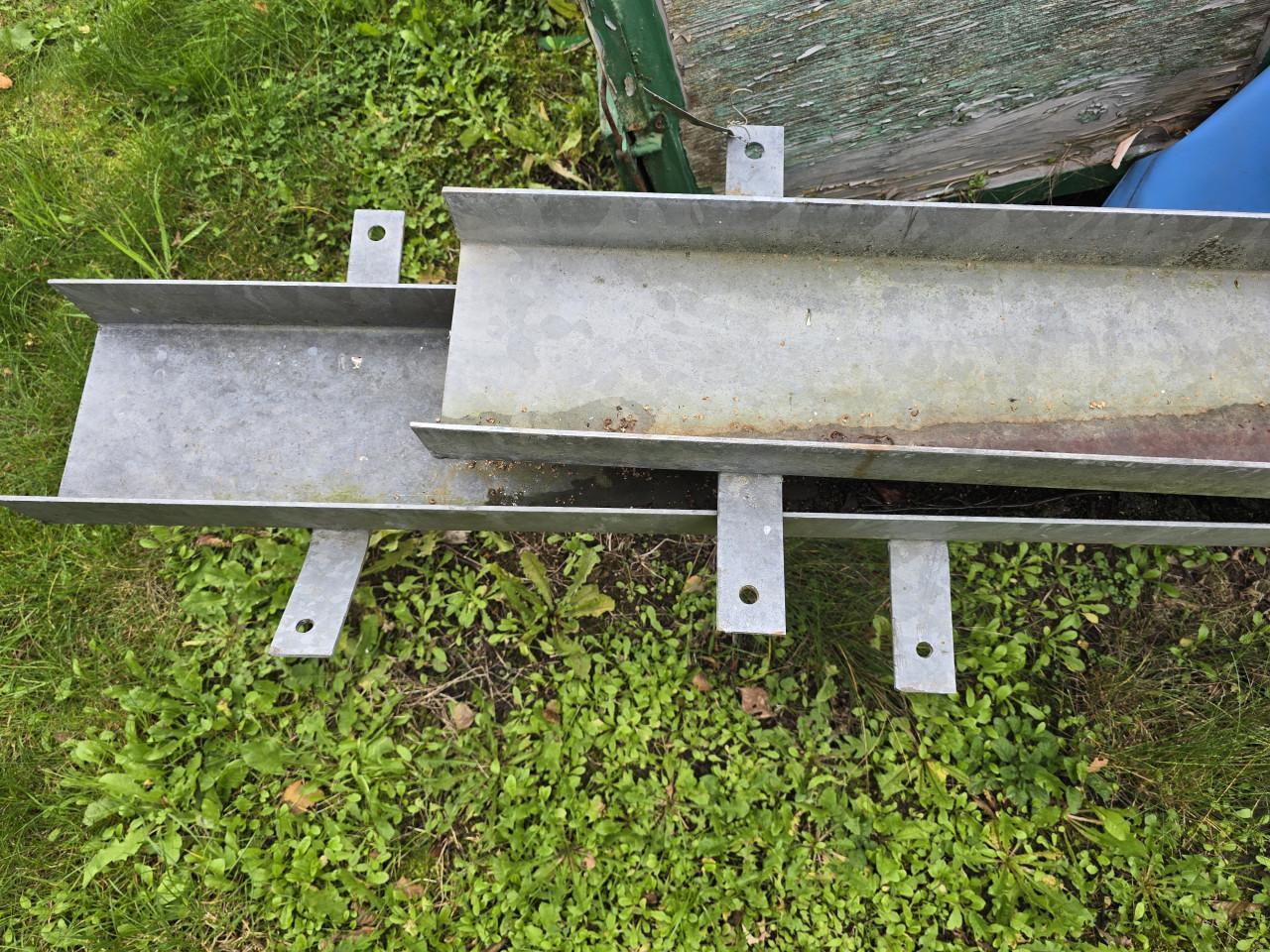 Zware verzinkte stalen U-goot 1x 4,5m + 1x 6m lang.4mm dik