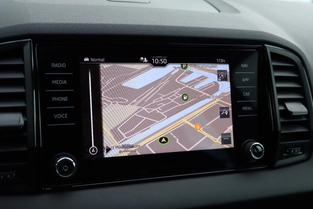 Skoda Karoq 1.5 tsi sportline 150pk dsg7 voor+achterbankverwarming | stuurv