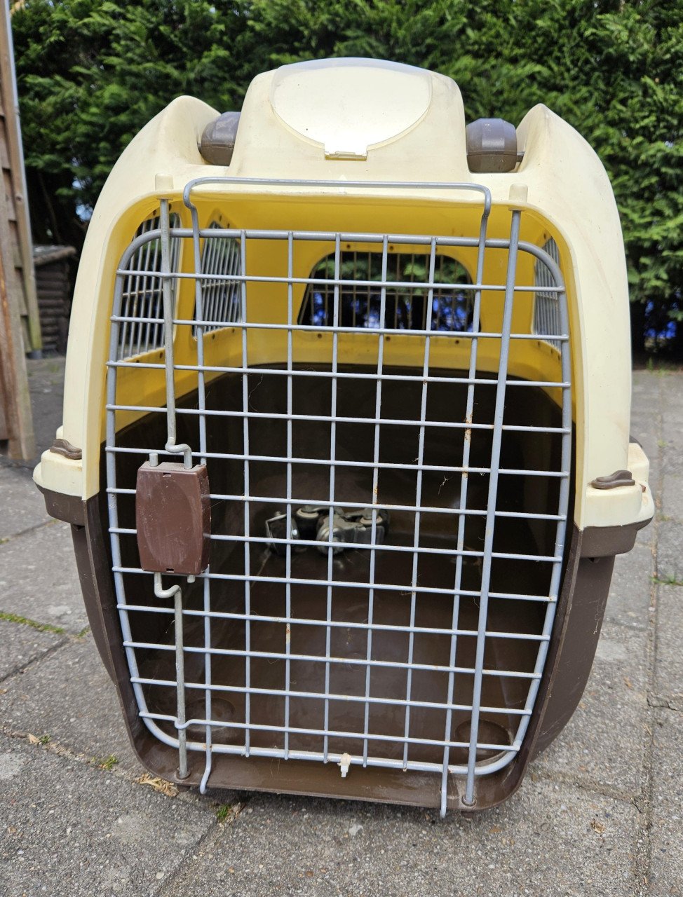 Vliegtuigkennel met wieltjes