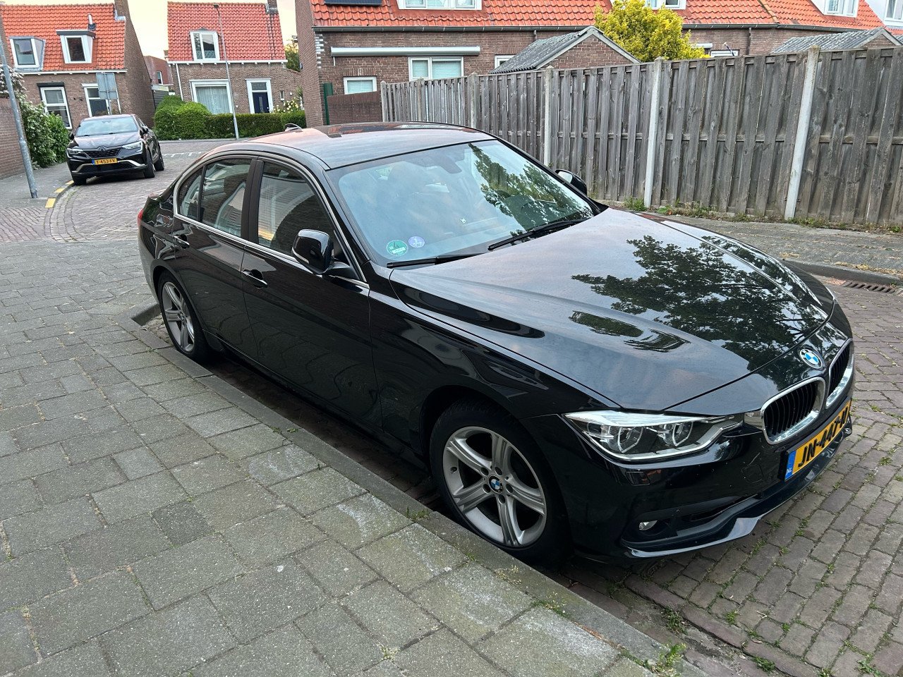 BMW 330e Performance