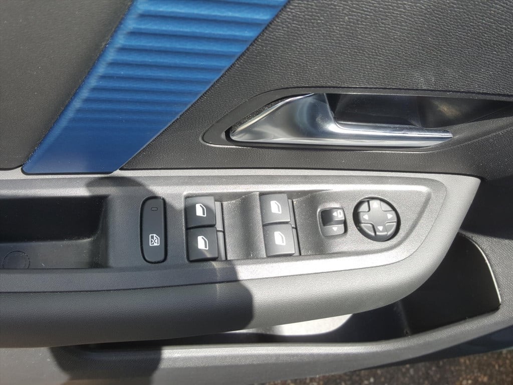 Citroen Ë-c4 feel pack 50kwh 136pk 3-fase navigatie | trekhaak | apple carp