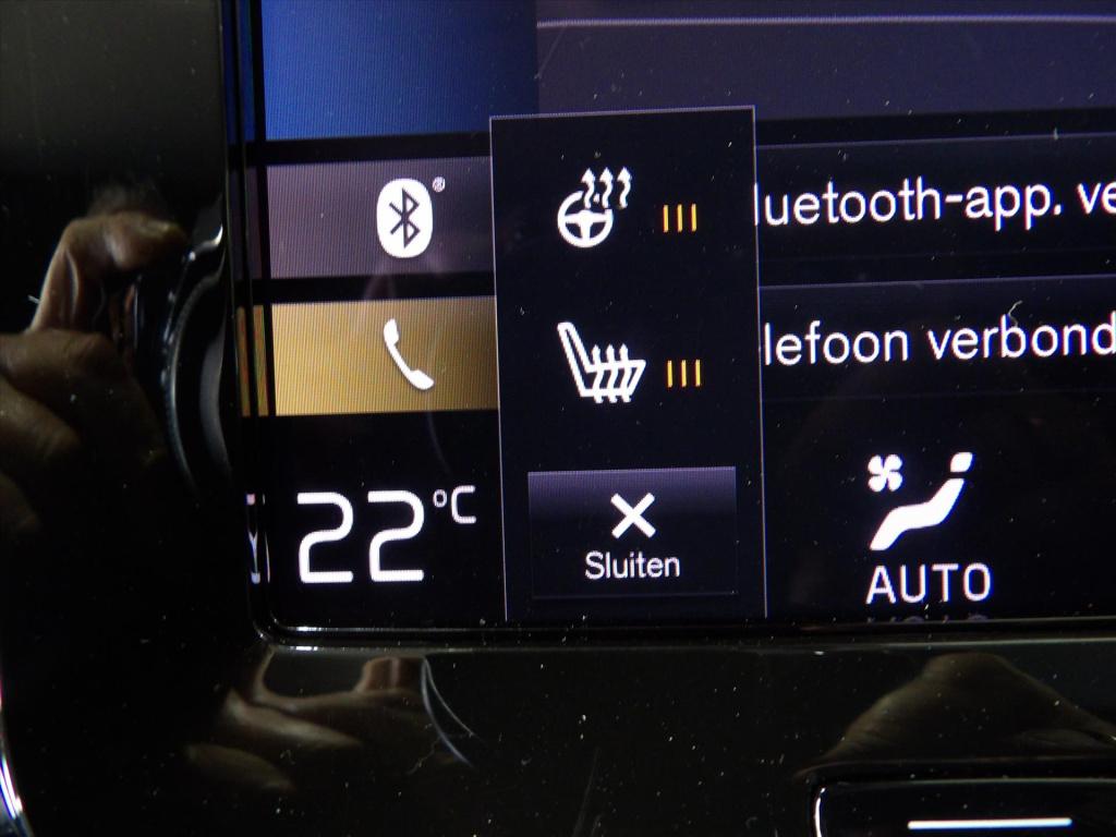 Volvo XC40 t5 plug-in hybrid 262pk aut plus dark