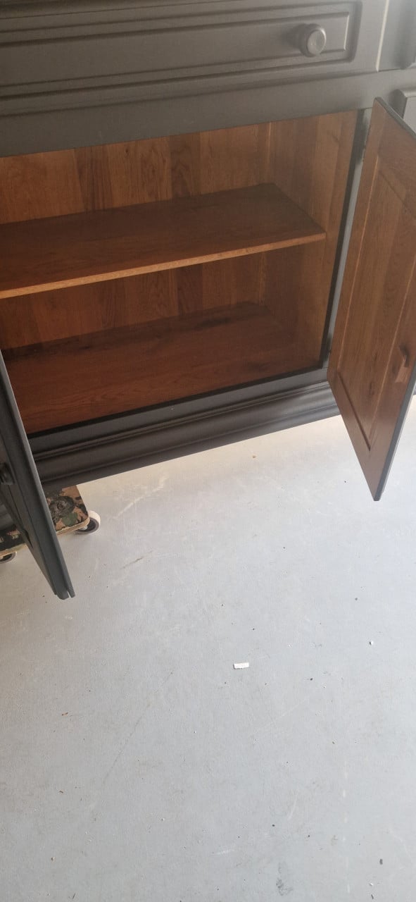 Mooi massief eiken dressoir in mat zwarte kleur