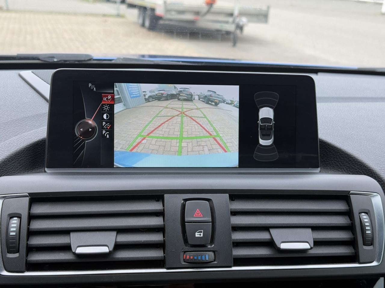 BMW 2-serie Cabrio - M235i xDrive |Full Option | Harman Kardon | Memory