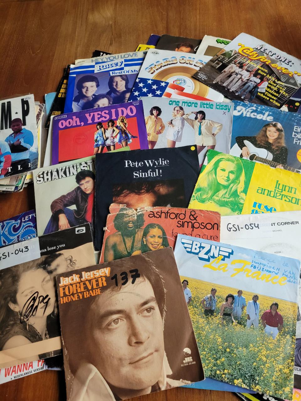 80 singles in goede staat!