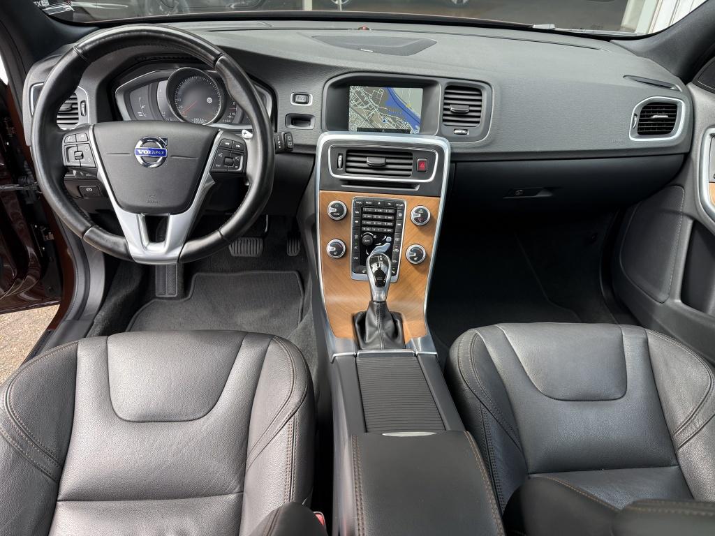 Volvo V60 cross country t5 245pk summum| opendak| trekhaak| adap.cruise| ca