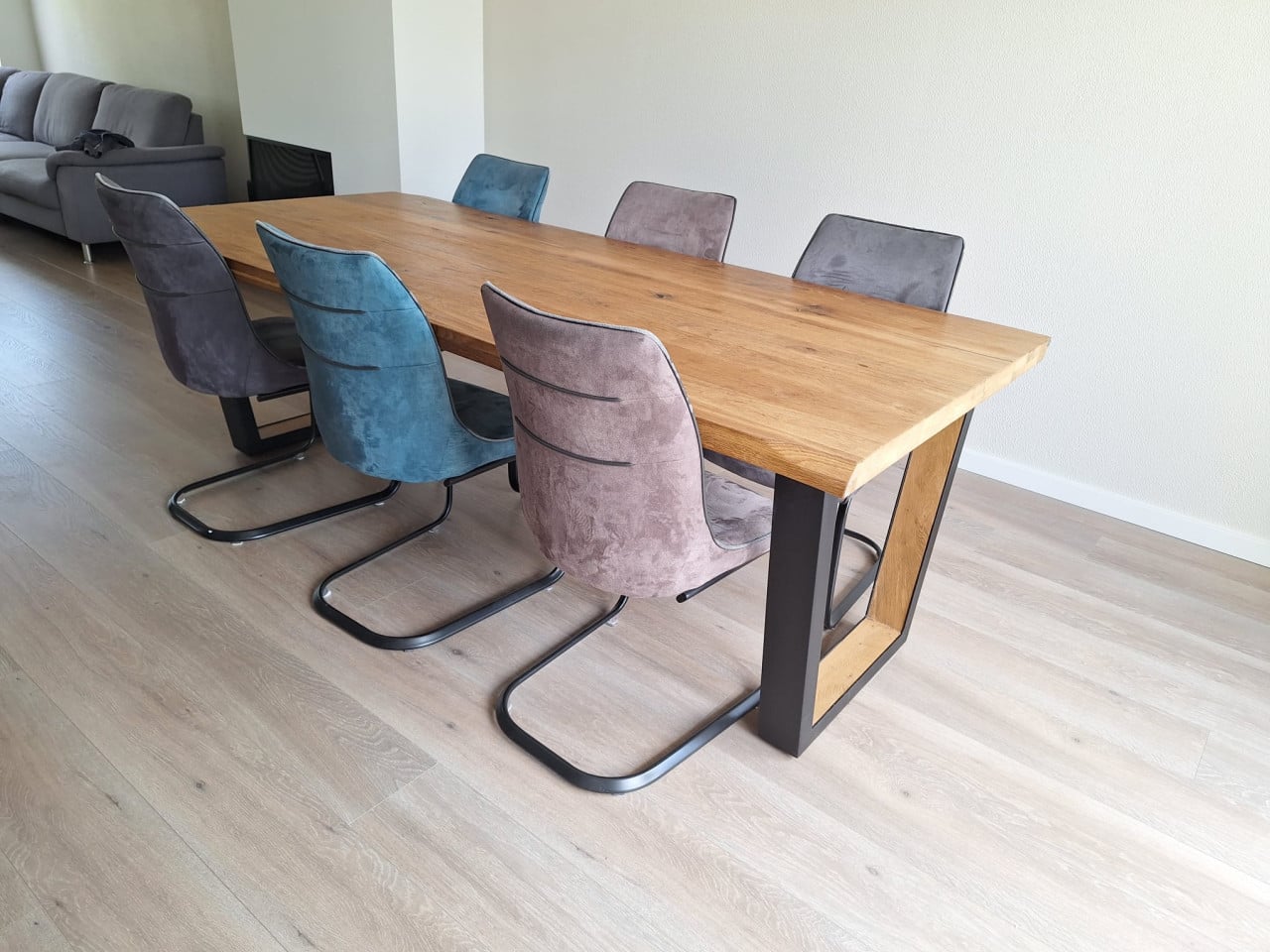 Prachtige Henders & Hazel eettafel + 6 stoelen (GRATIS meegeleverd!)