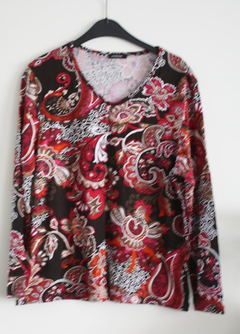Shirt met rood en zwarte print  maat 44