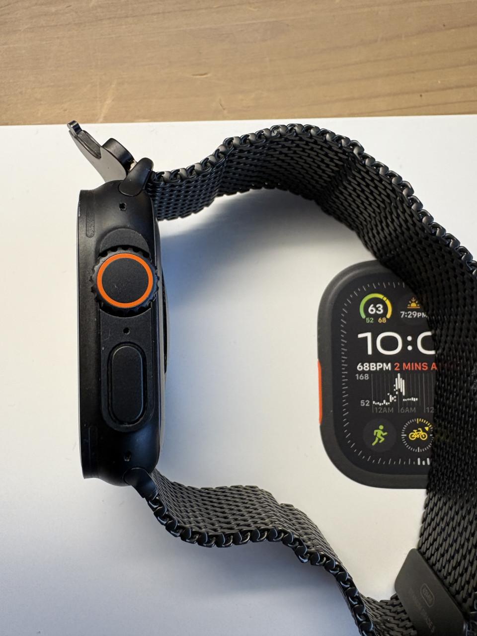 Apple Watch Ultra 2, 49 mm, Milanese Loop Carbon Neutraal 100%