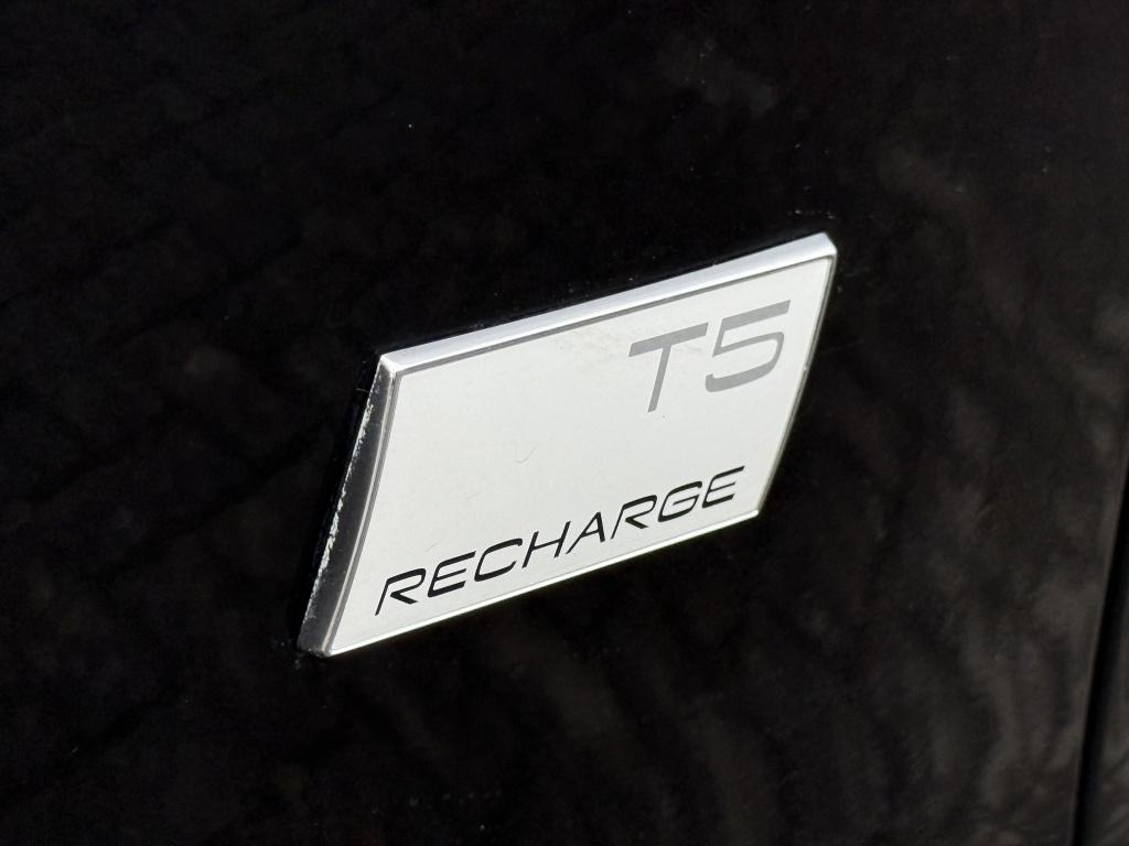 Volvo XC40 t5 262pk recharge ultra dark| full options !