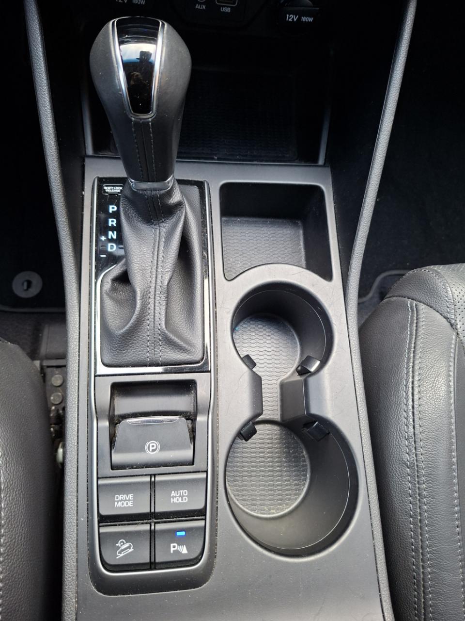 Hyundai Tucson 1.6 t-gdi 177 pk automaat | lederen bekleding | trekhaak |st