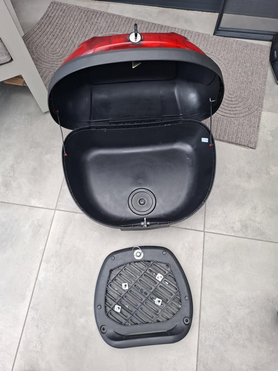 VidaXL-Topkoffer-voor - motorfietsen -72 -L - voor - 2 - helmen. 1x sleutel