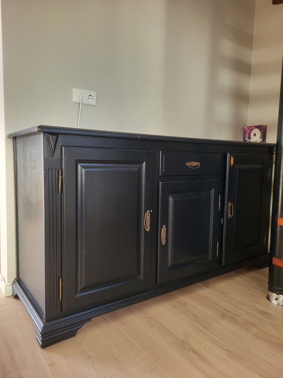 Stijlvol zwart dressoir te koop