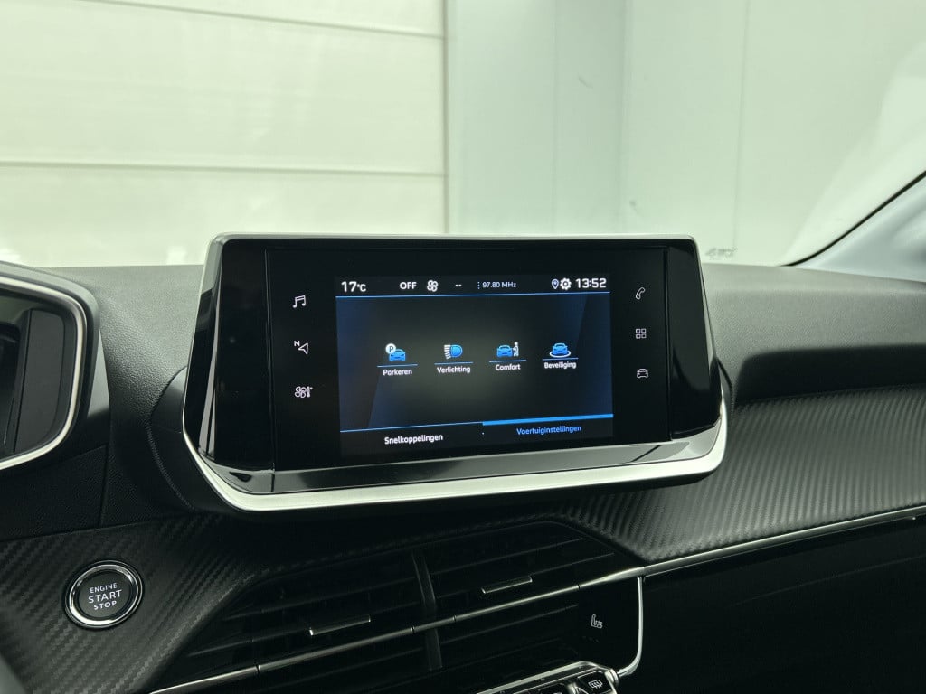 Peugeot 208 100 pk allure pack | rijklaar | camera achter | keyless | 3d co