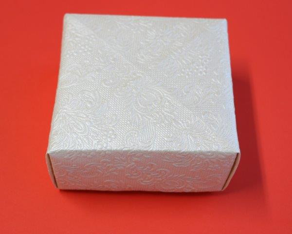 Origami doosje Bodem en deksel zijn gevouwen Klein: 5,5 x 5,5 cm €.1,00 Tot