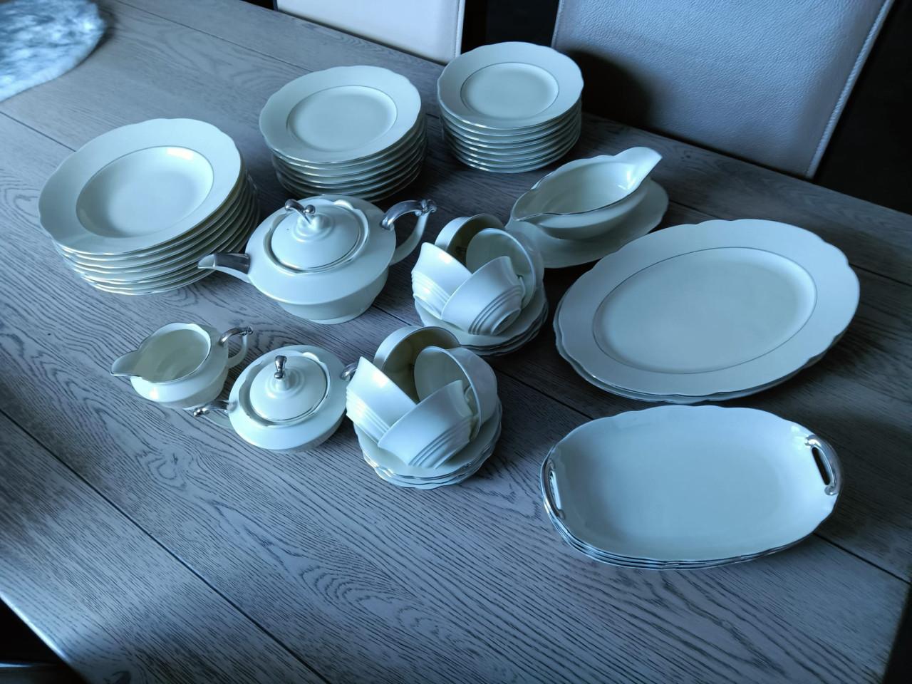 Mooi chique oud servies 8 persoons