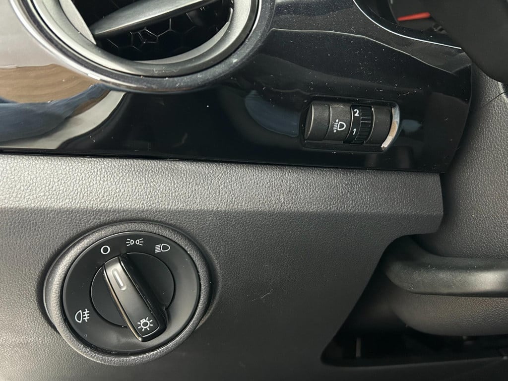Volkswagen UP! occasion 1.0 move up! bluemotion | wit | 5-deurs | tweedehan