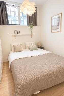 KOOPJE bed 160×210 bodem en 2 matrassen