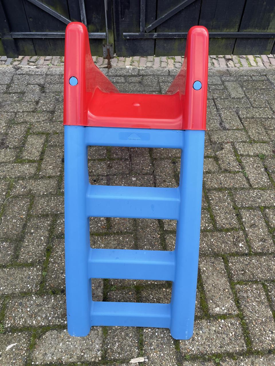 Leuke kleine glijbaan Paradiso Toys