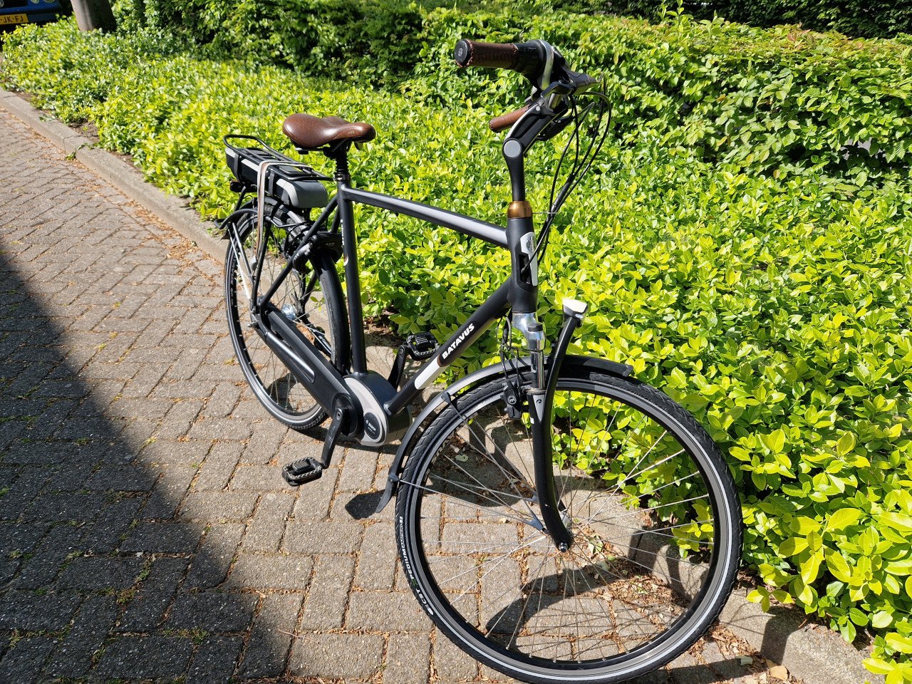 Keurig nette Batavus elektrische heren fiets met Bosch middenmotor