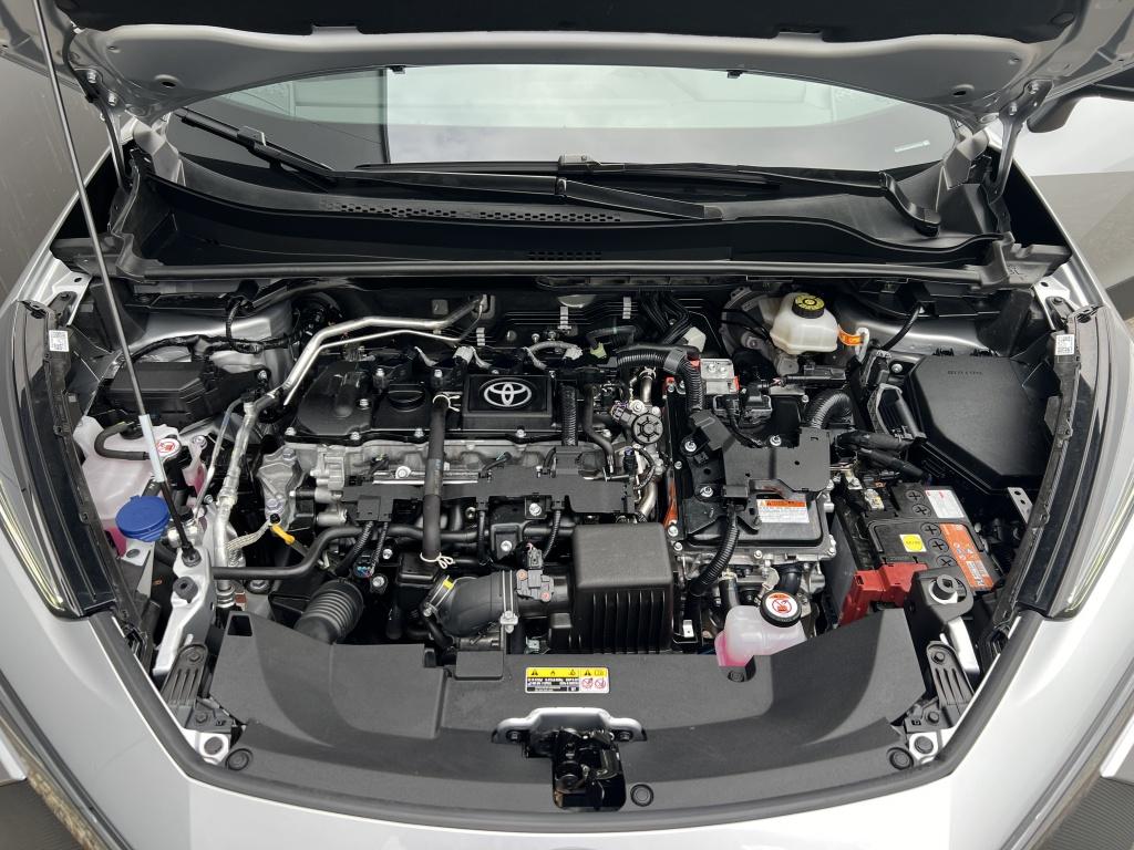 Toyota C-hr 1.8 hybrid 140 dyn
