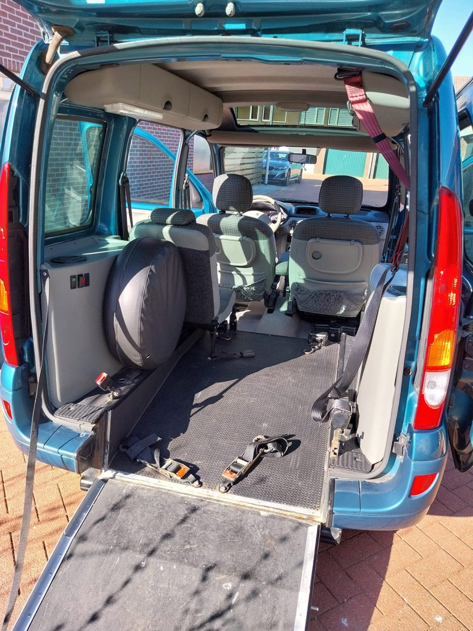 Renault kangoo invalide / mindervalide / rolstoel auto