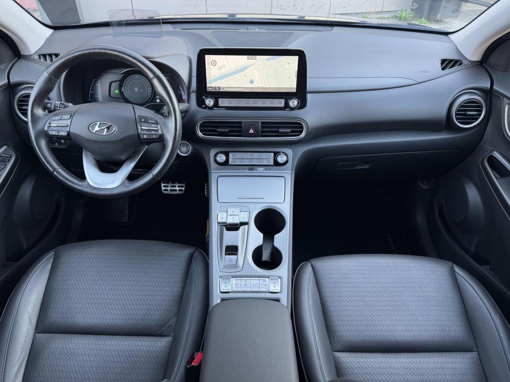 Hyundai Kona ev premium 64 kwh soh 97%, 3-fase lader nl-auto!