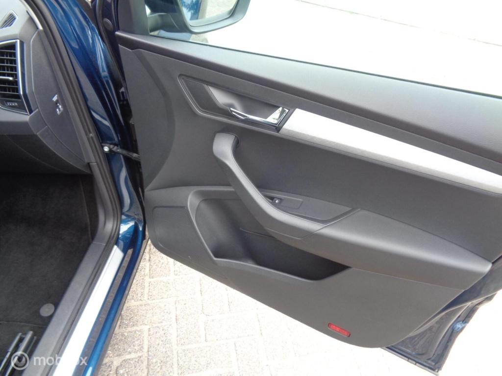 Skoda Karoq 1.0 tsi business edition/airco/stoel+stuur verw/full led/apple 