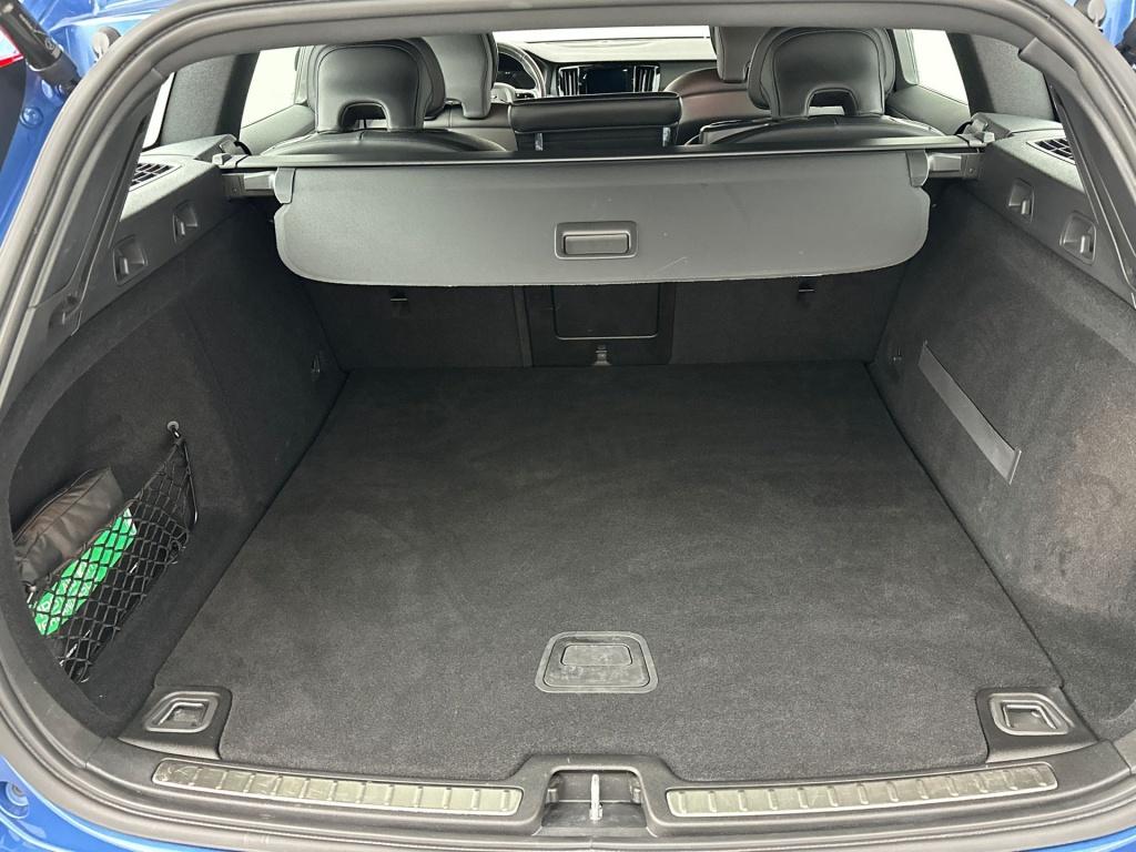 Volvo V60 t6 340pk recharge r-design| achteruitrijcamera| trekhaak| adap.cr