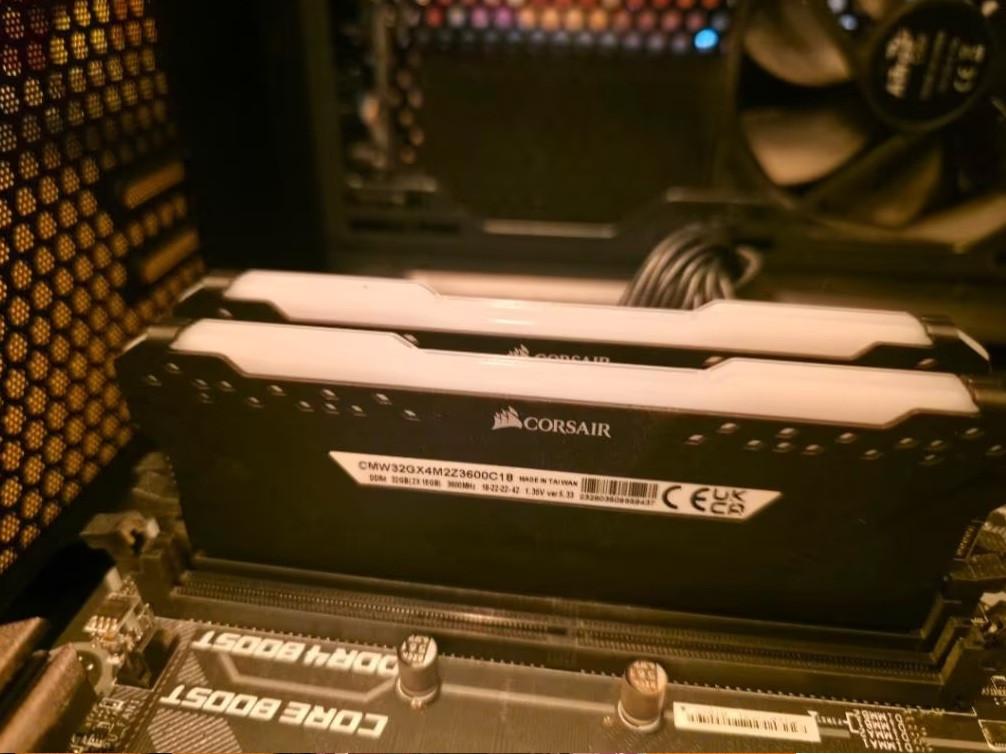 Computer onderdelen. MOBO, RAM (DDR4), CASE, PSU