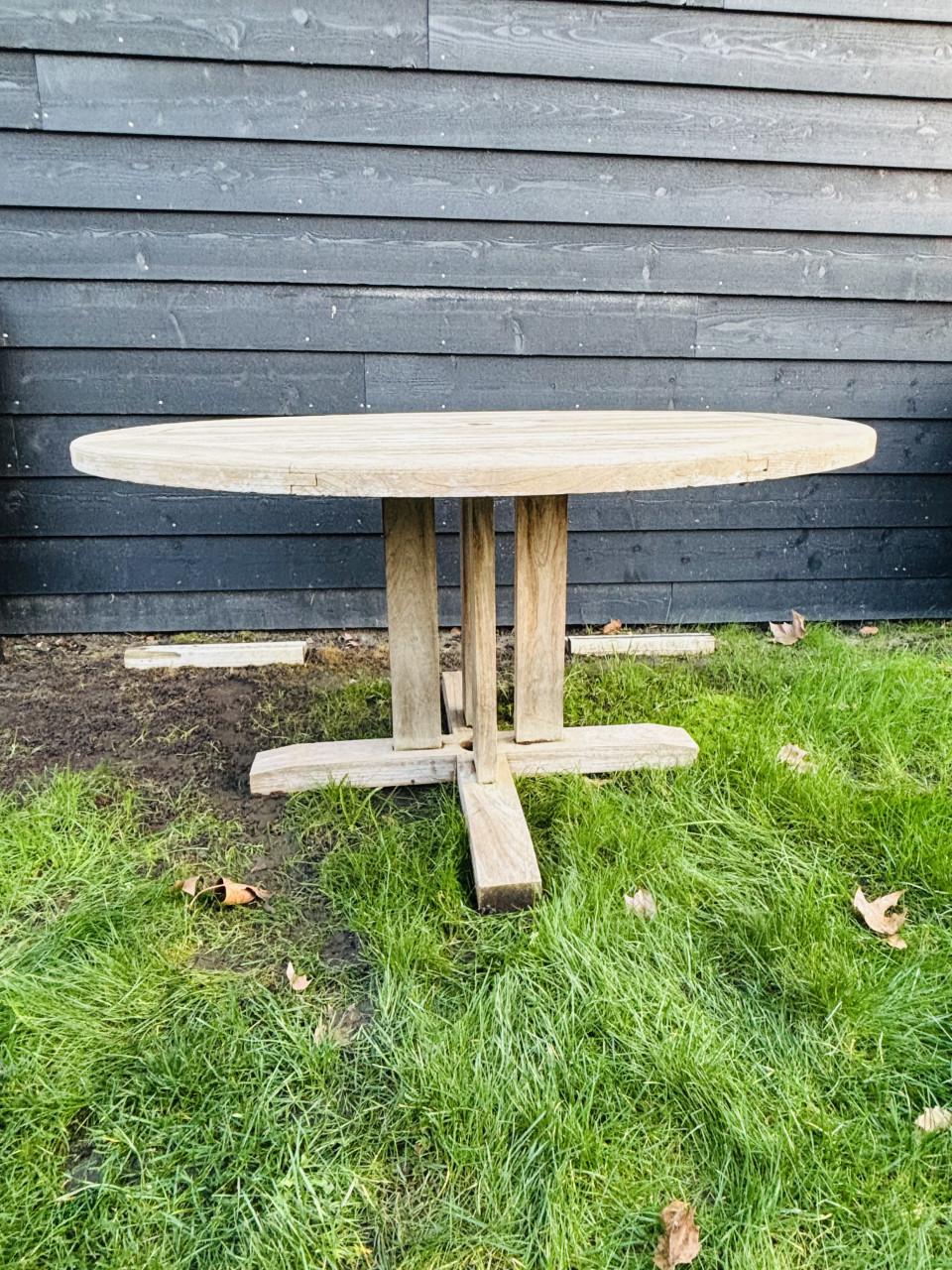 Robuuste ronde tuintafel