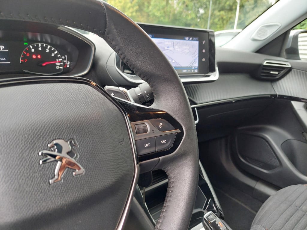 Peugeot 2008 suv 1.2 130 eat8 automaat active pack nav/cam